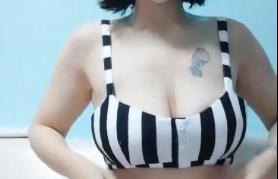 短发大奶少妇自慰秀_换上白色丝袜沙发上振动棒抽插_很是诱惑喜欢不要错过